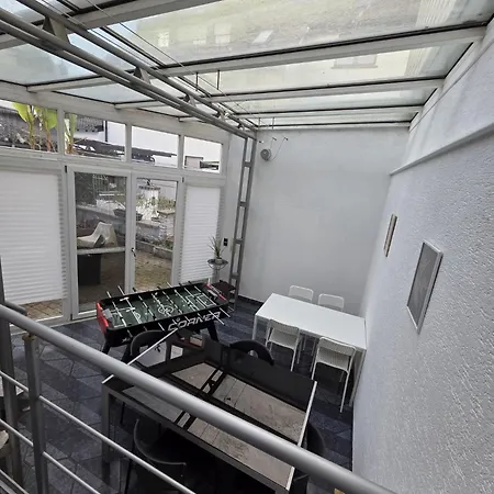 Apartment Mit Wintergarten Und Smart Tv